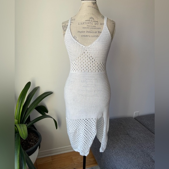 Dresses & Skirts - White cami cover up midi dress with slit front